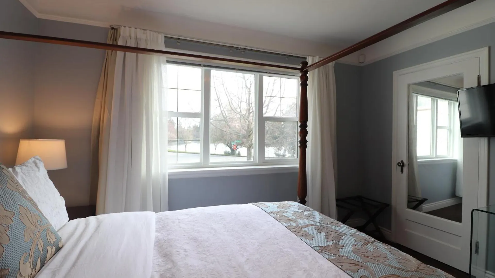 Проживание в семье Victoria Gorge Waterway Vacation Home Канада